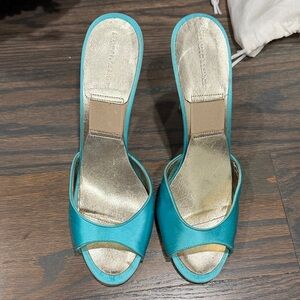 Manolo blank Elegant aqua Open-Toe Heels